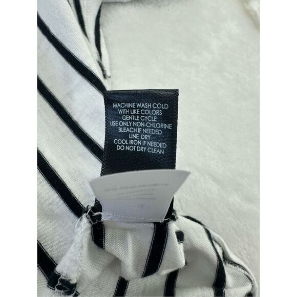 Torrid Size 1X VNeck Tee Shirt Black White Stripe Classic Nautical Preppy Casual - Picture 5 of 8